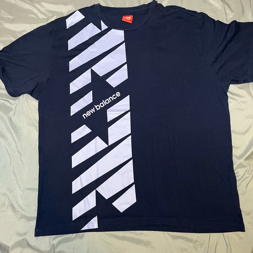 New balance lilac large logo men’s navy tee XL